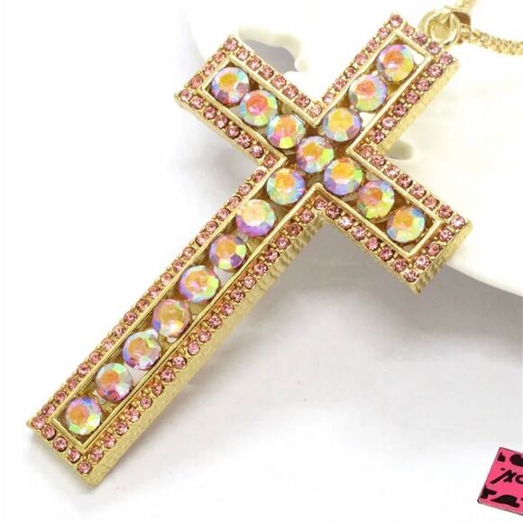 Gorgeous Gold Cross Necklace - Picture 1 of 4
